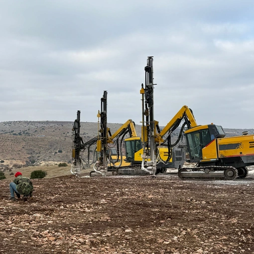 Güneş Paneli Montajında Delme ve Çakma İşlemlerinin Rolü